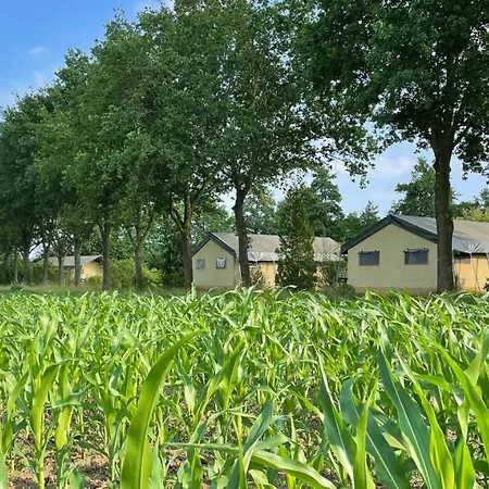Uylkenshof safaritenten en natuurhuisjes-3